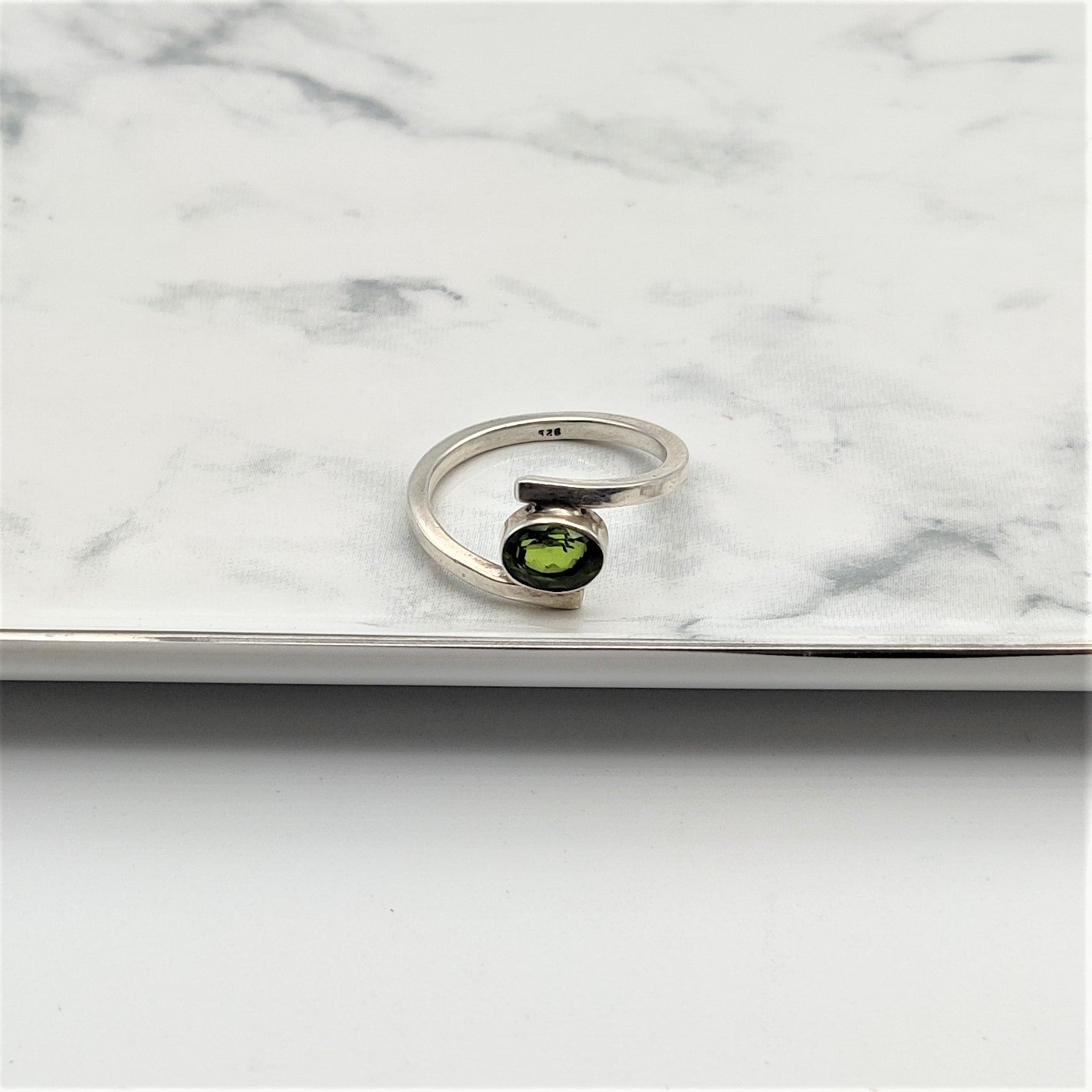 Split Shank Bezel Set Assorted Stone Ring (Peridot Pictured)