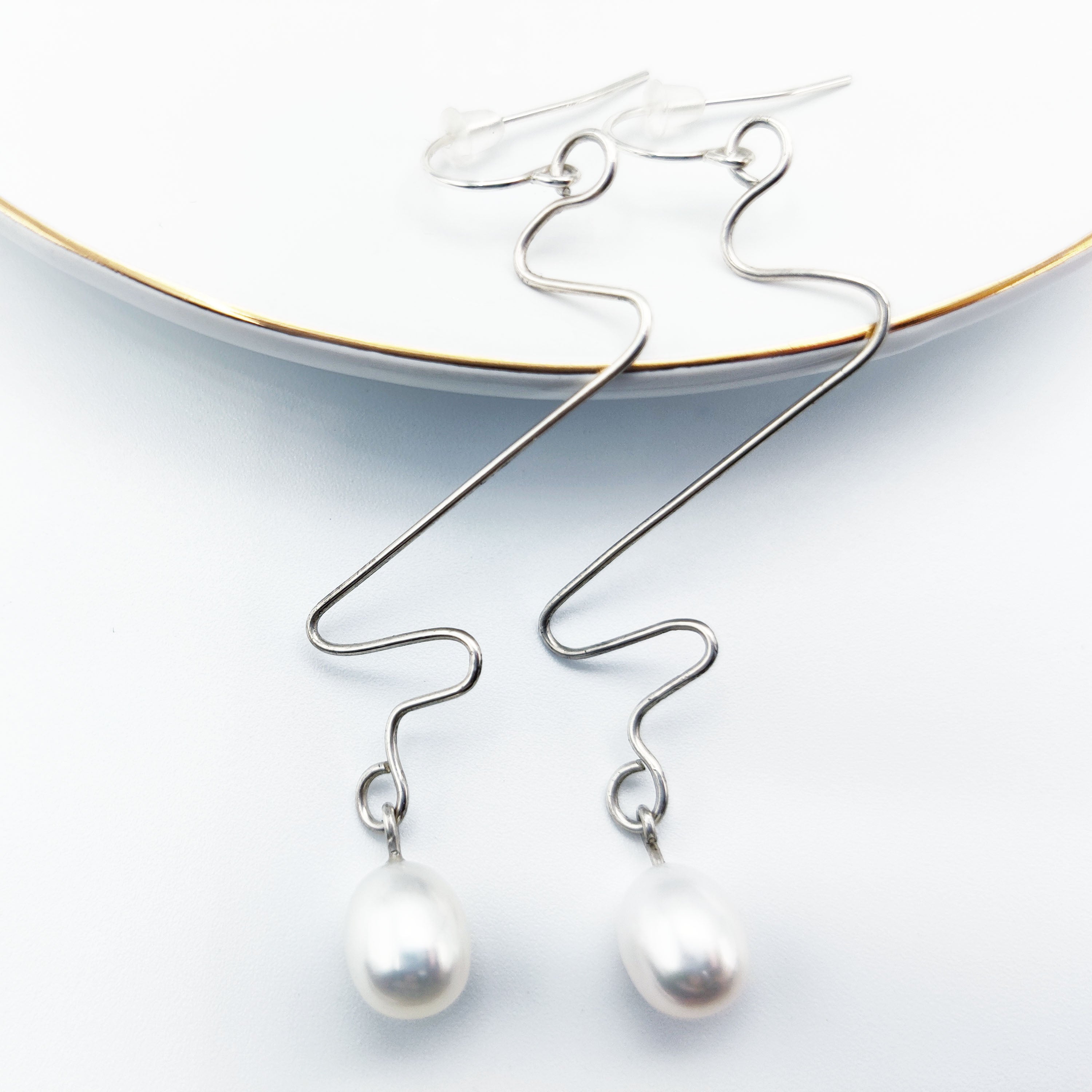 Wavy Freshwater Pearl Dangle Earrings PE-001