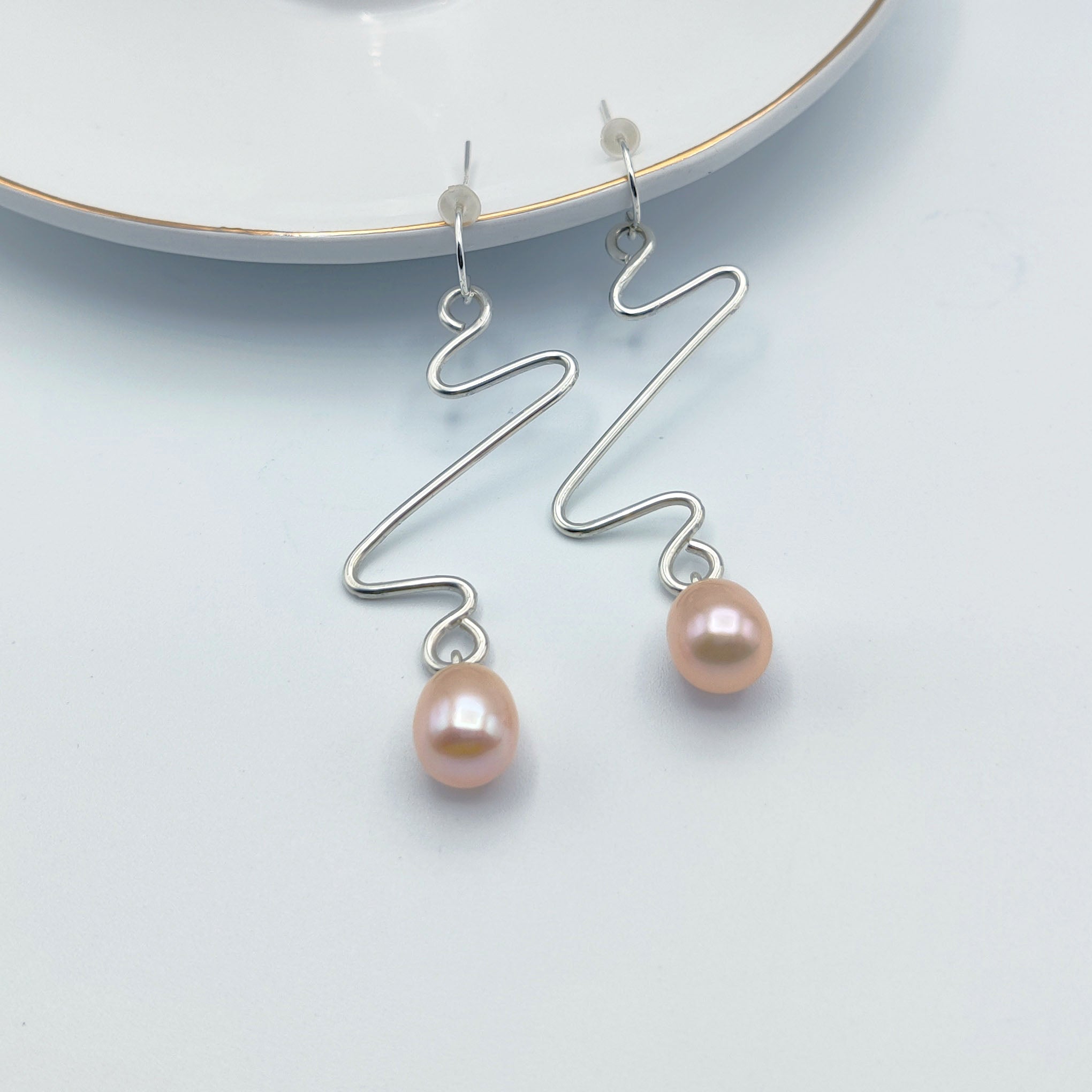 Wavy Freshwater Pearl Dangle Earrings PE-002