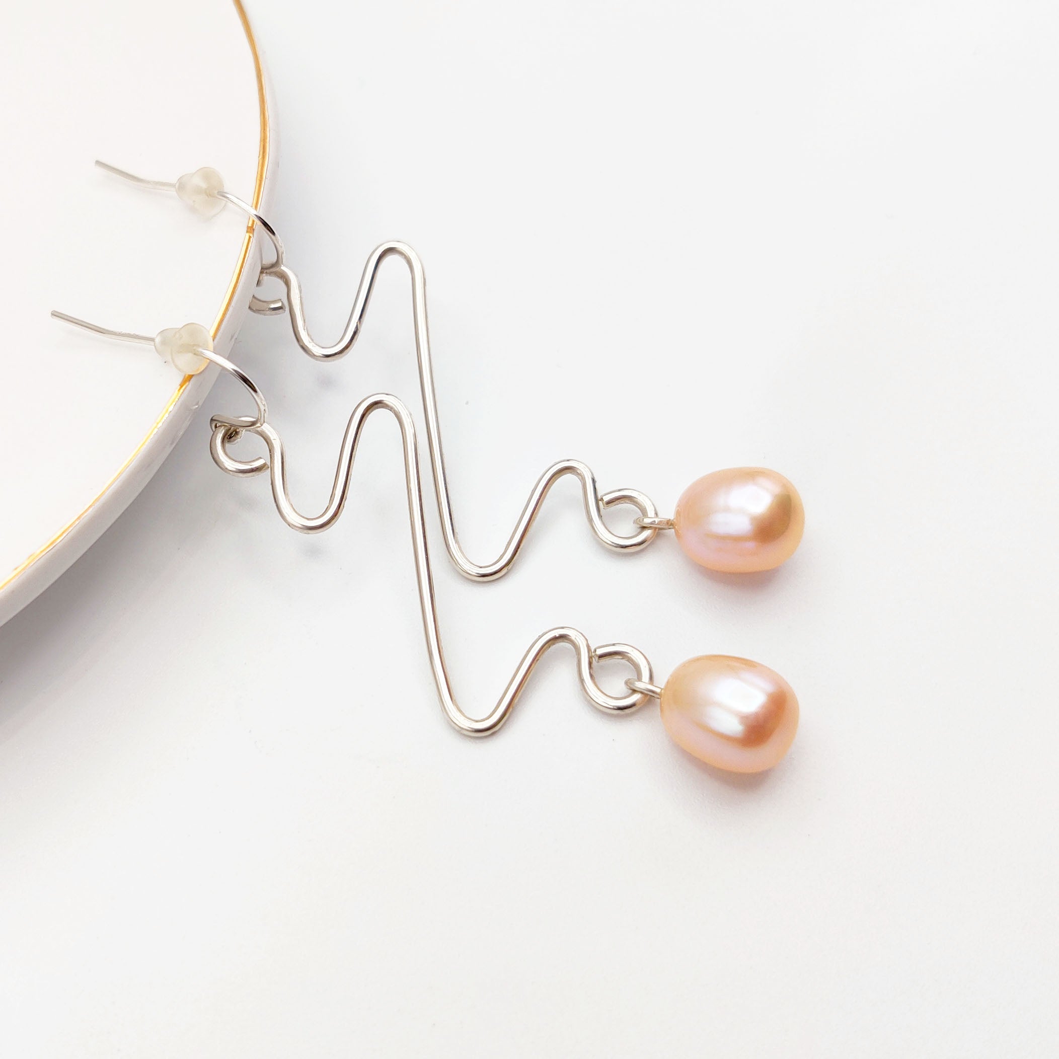 Wavy Freshwater Pearl Dangle Earrings PE-002