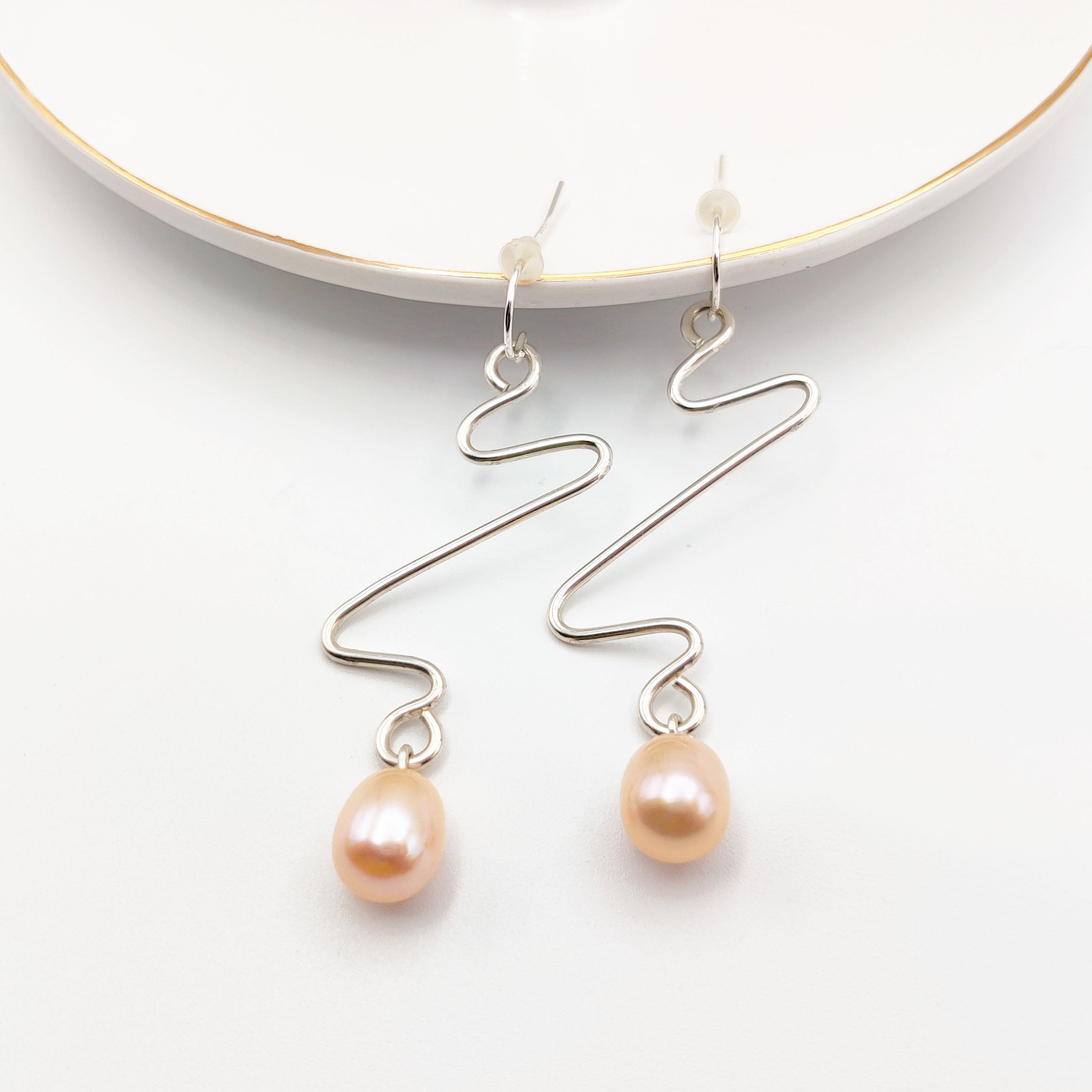 Wavy Freshwater Pearl Dangle Earrings PE-002